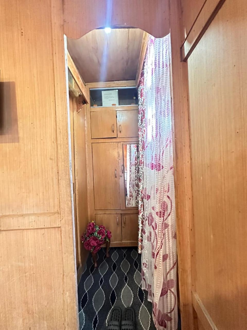 מלון Srīnagar The Quebec Houseboats מראה חיצוני תמונה